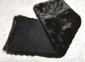 黒ブラックふわふわあったかタートルネックニットストール マフラー Black fluffy turtleneck knit stole